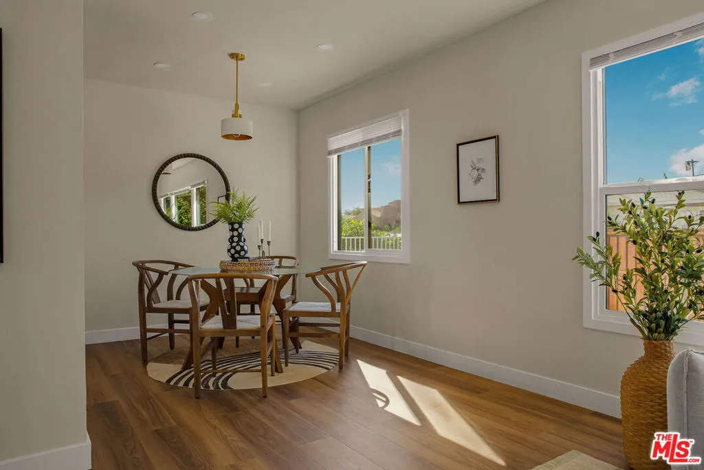 2046 1/2 S Burnside Avenue, Los Angeles, California 90016 home-pic-12